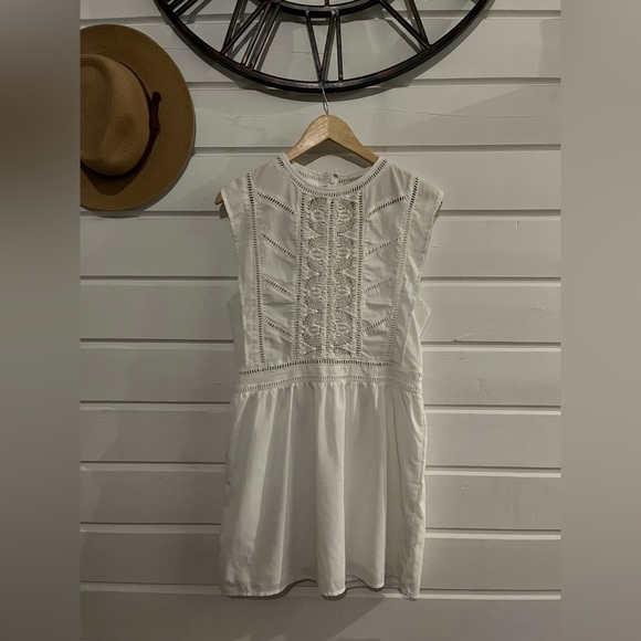 *SOLD* Amuse White Skater Dress - Picture 1 of 3